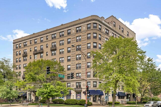 sheridan apartments chicago il primary photo